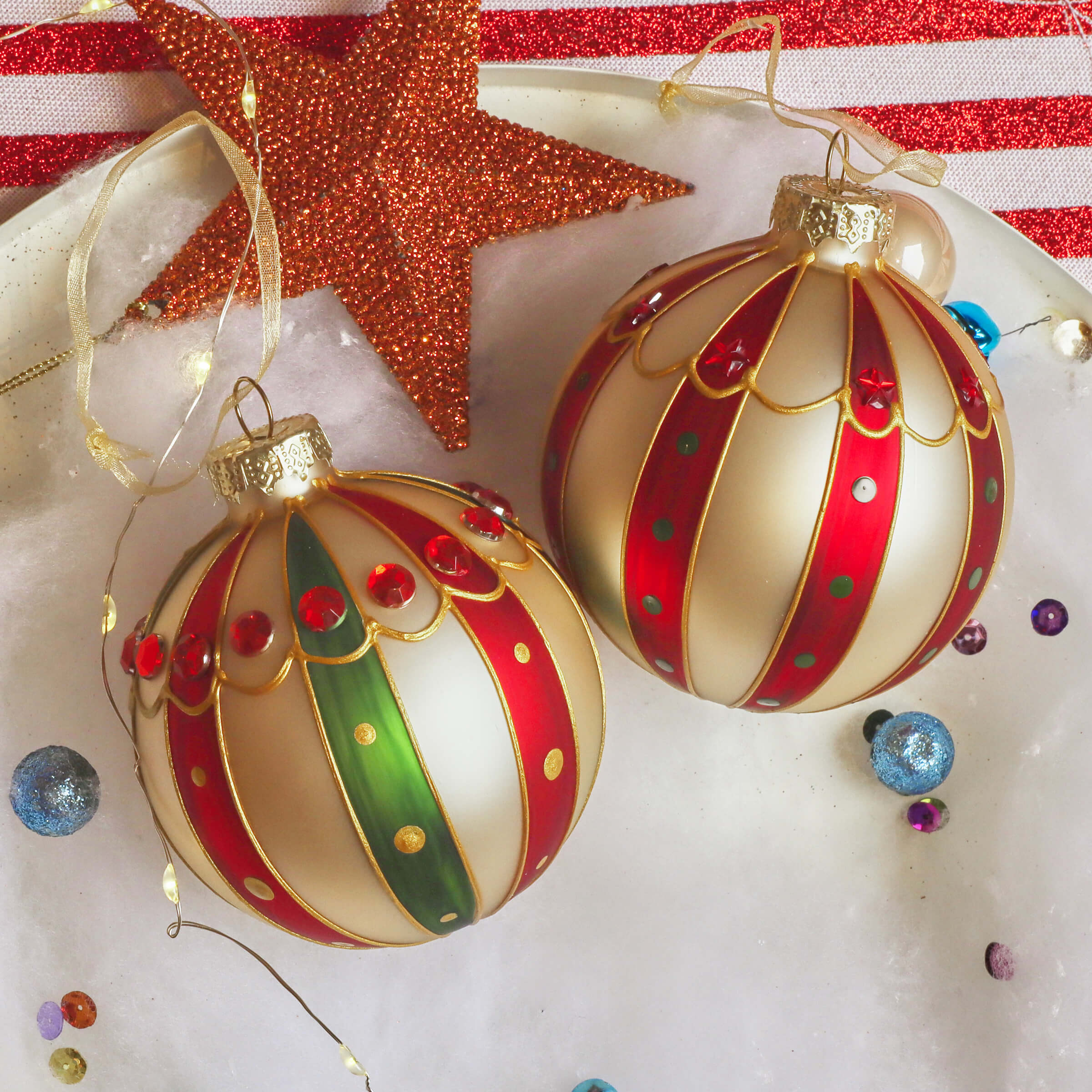 120 Capsules Et Cordons Dorés Pour Décorations De Noël - Bouchons De Boules De Noël Ronds 18mm - WEBEEDY - Accrochage Facile